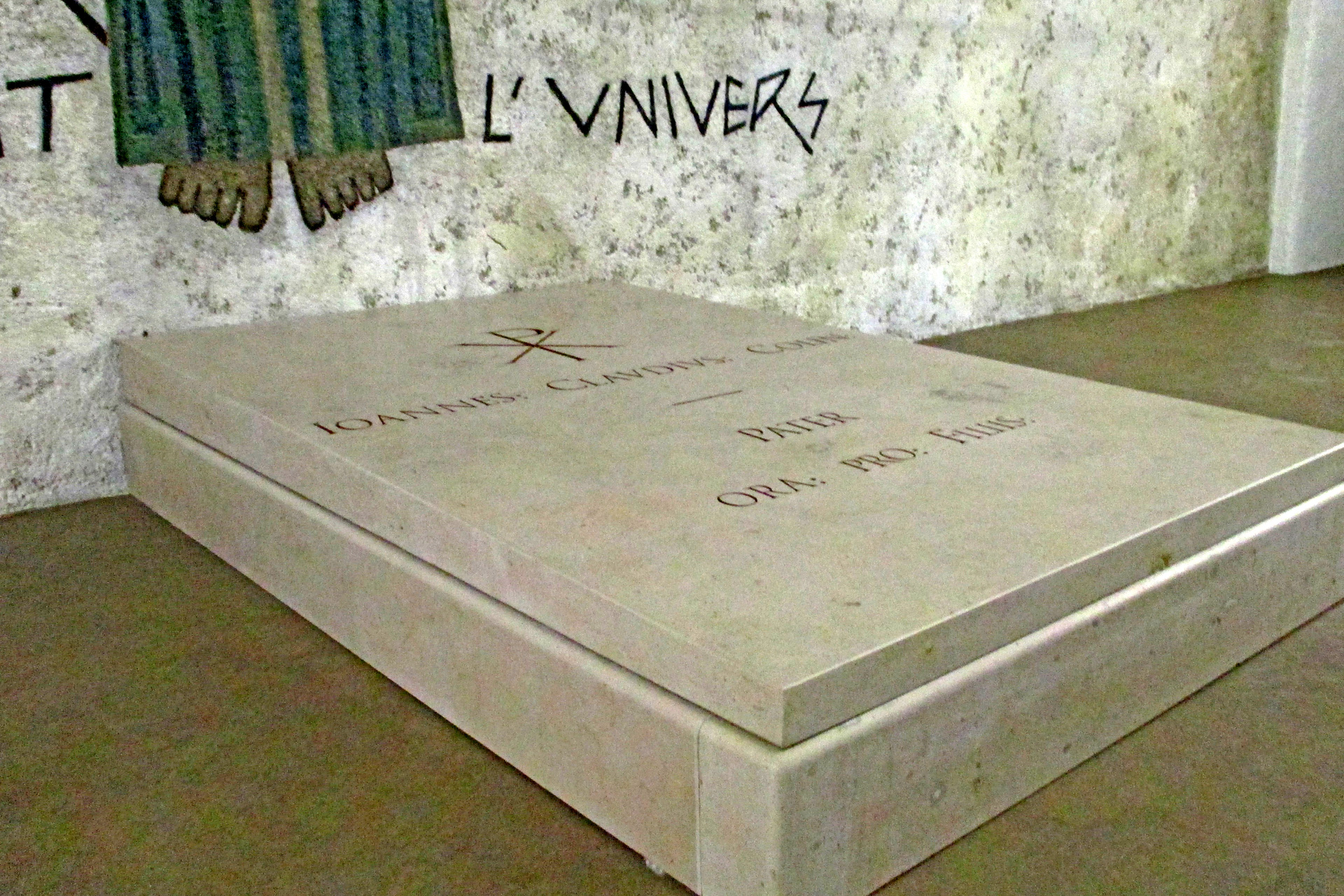 30 La Neyliere new tombstone 2